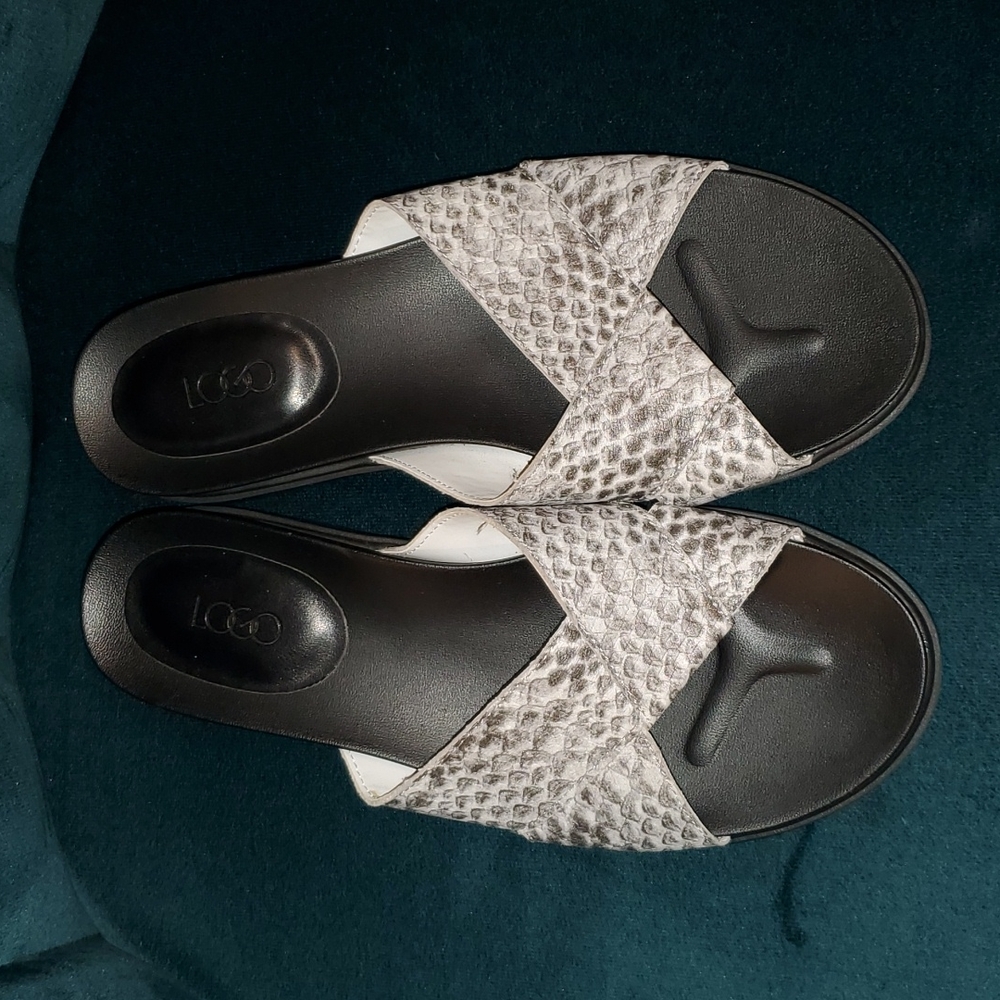 LOGO Leather Slides - Picture 2 of 7